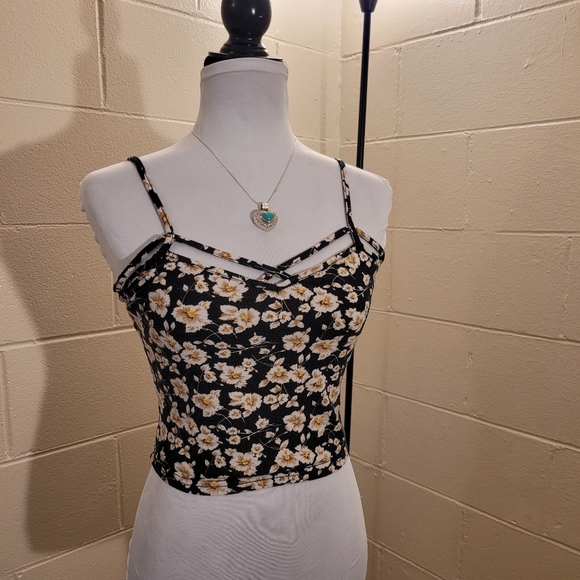 Floral Crop Tank Top - Picture 2 of 4